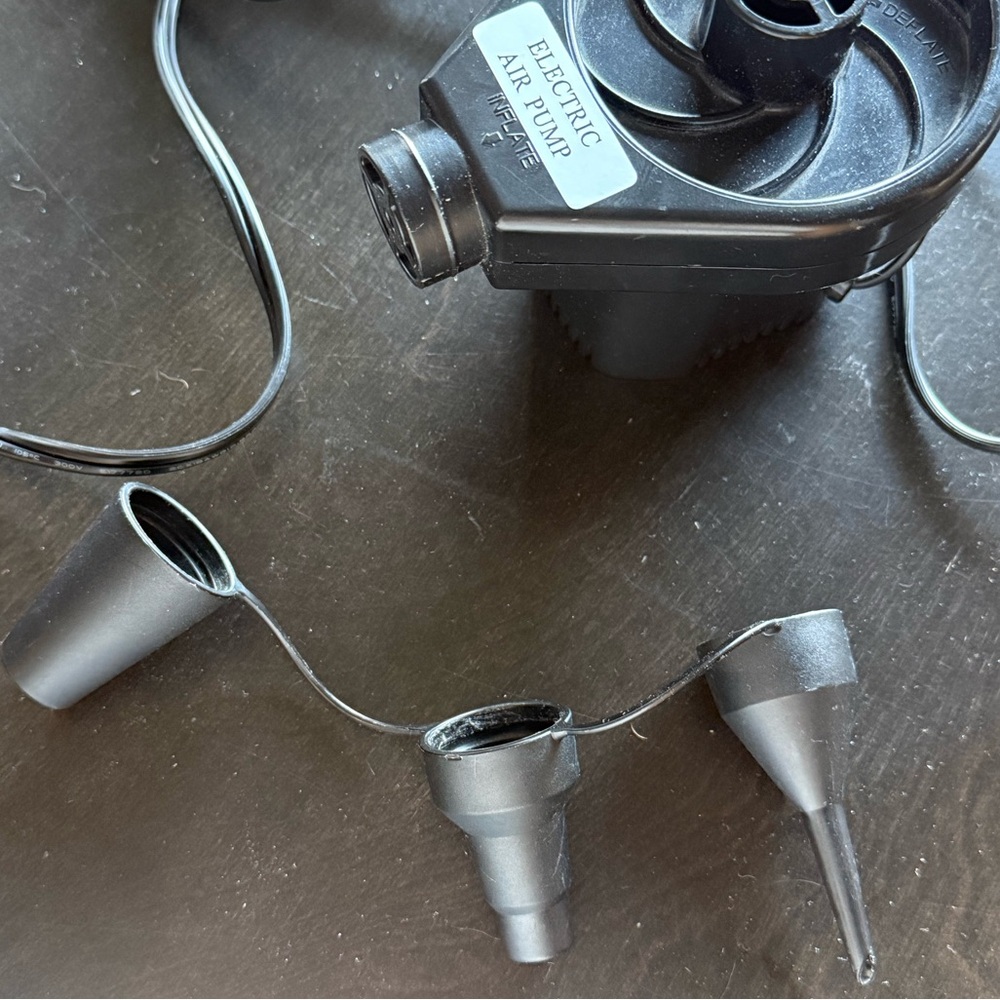 Black Electric Air Pump - Picture 3 of 4